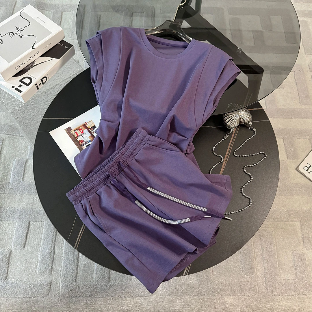 盐系穿搭休闲时尚套装女夏季新款减龄显瘦圆领短袖上衣短裤两件套