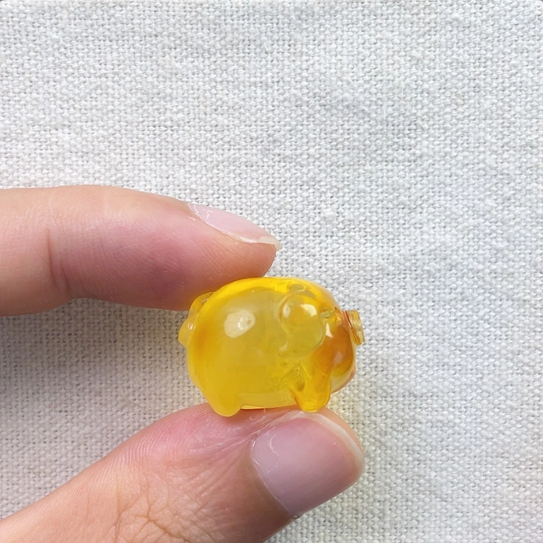 裸石琥珀未镶嵌肥猪
