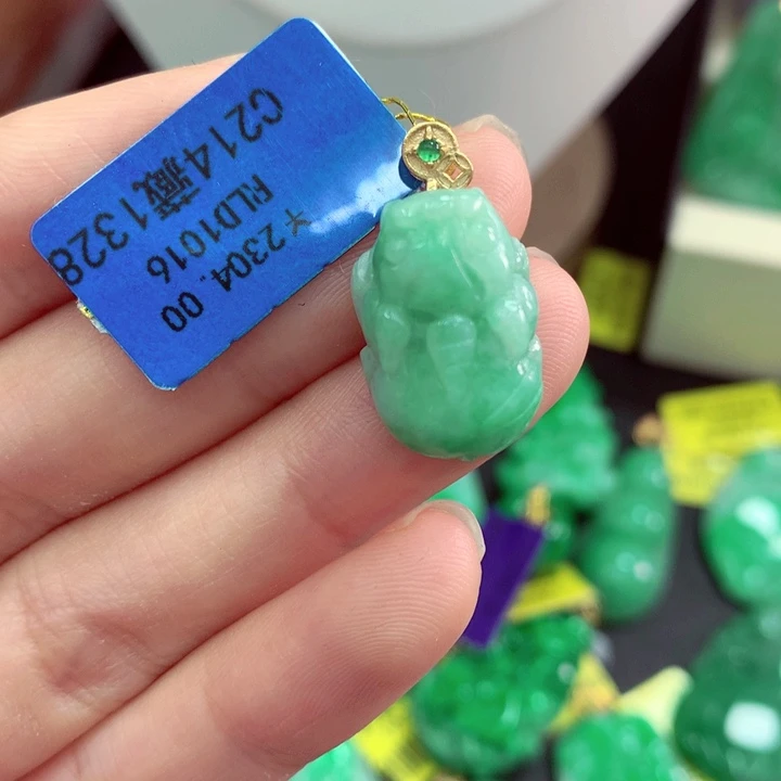 翡翠未镶嵌吊坠(不含链)