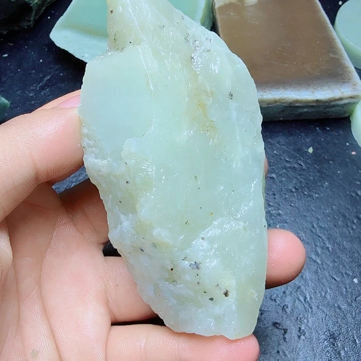 和田玉（糖玉）未镶嵌珠宝奇石