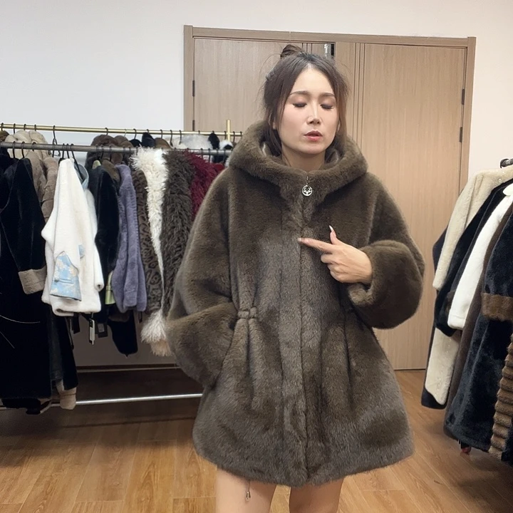 皮毛一体外套女短款