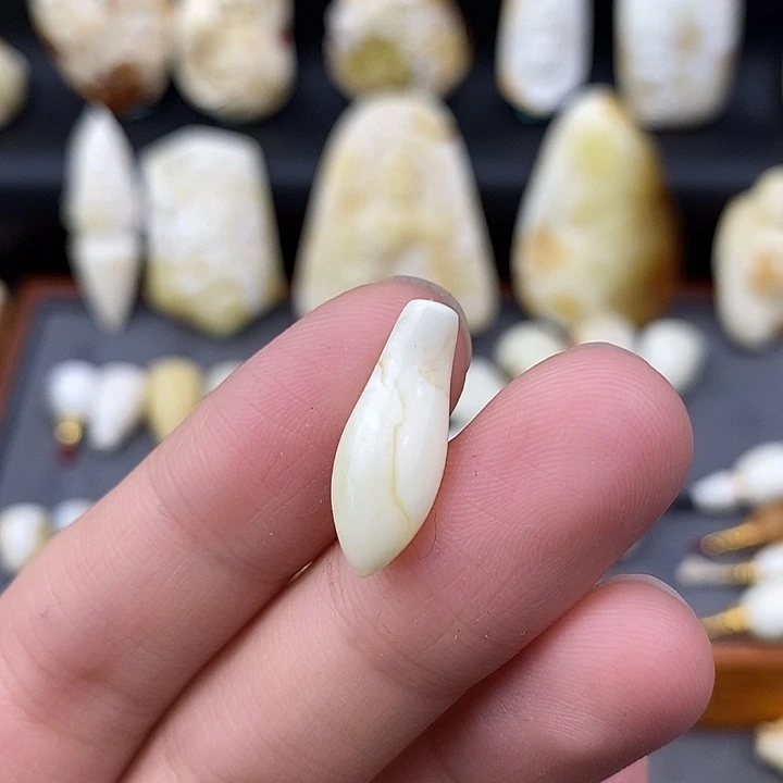 未镶嵌琥珀裸石侧挂a192