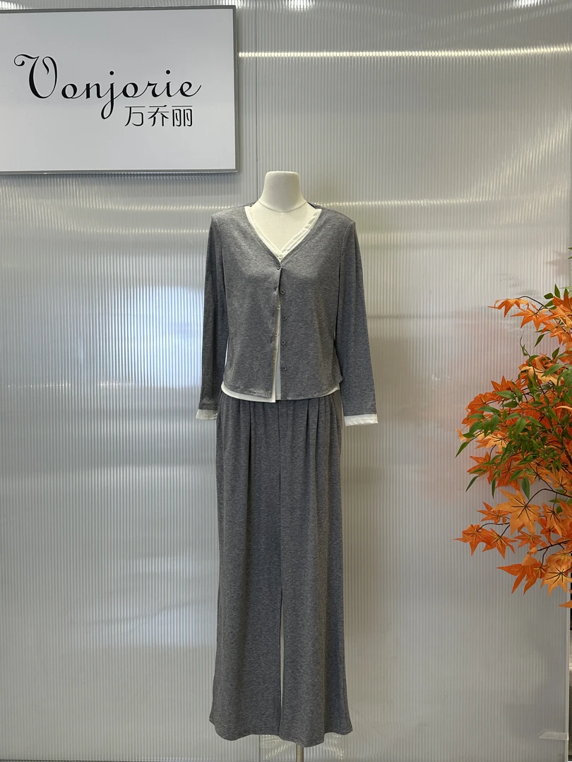 万乔利精选精致高级灰小衫套装A066