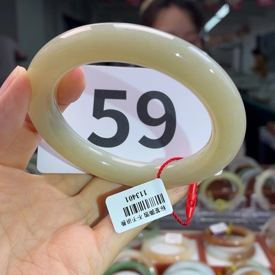 和田玉手镯未镶嵌纹