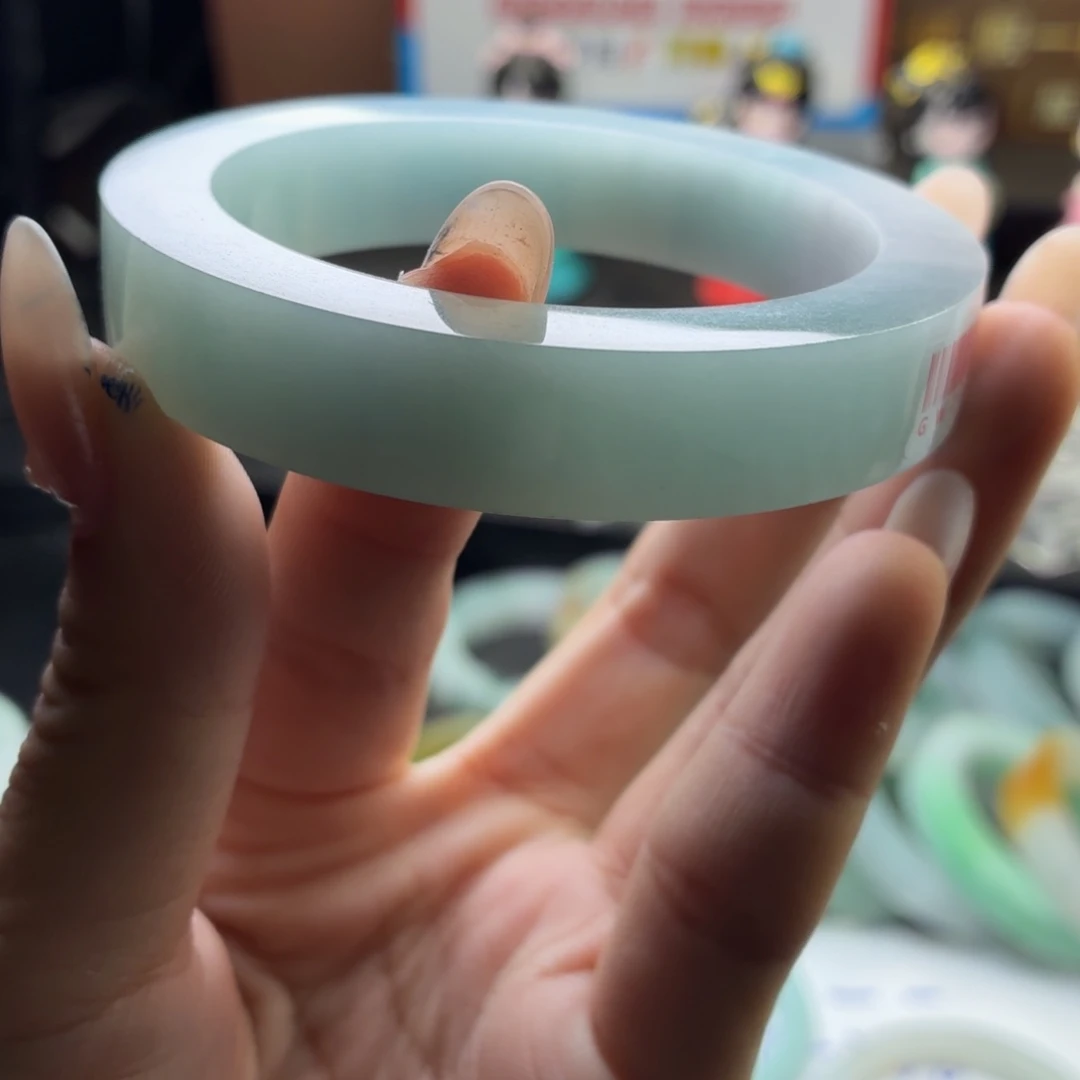 未镶嵌翡翠手镯多样性发一定制翡翠