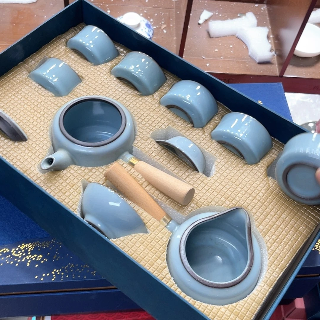 孤品茶具套装等。