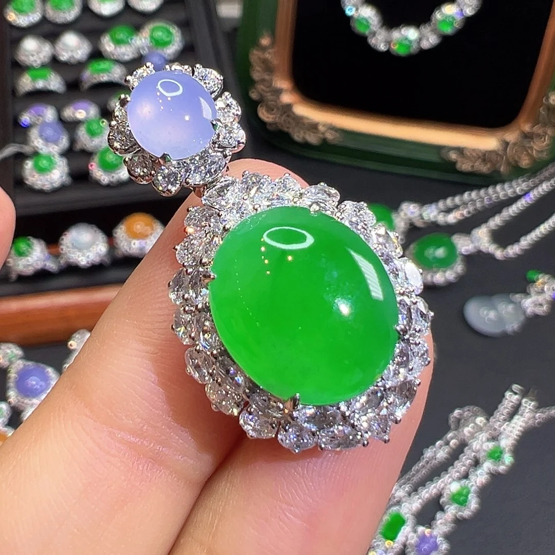 翡翠18K金镶嵌颈饰