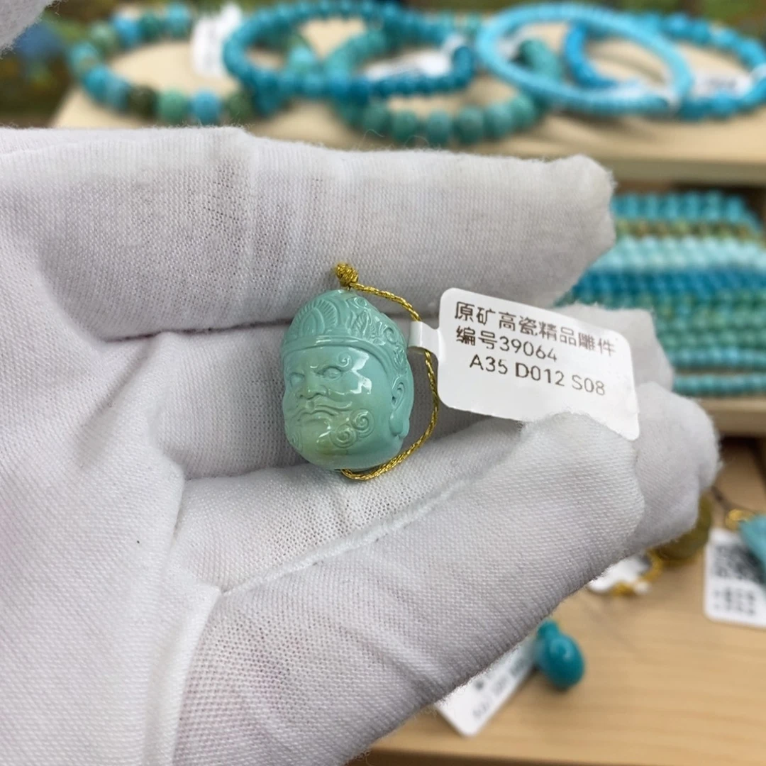 绿松石未镶嵌珠宝奇石