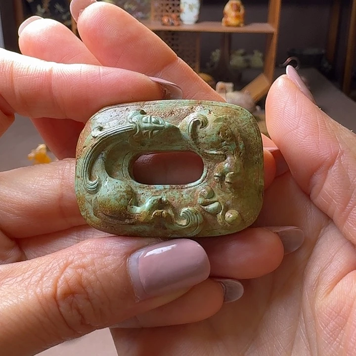 余***心和田玉未镶嵌颈饰