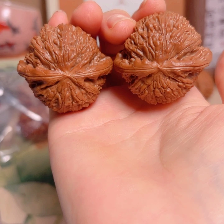 文玩核桃吊坠高配精对正红皮收藏款清