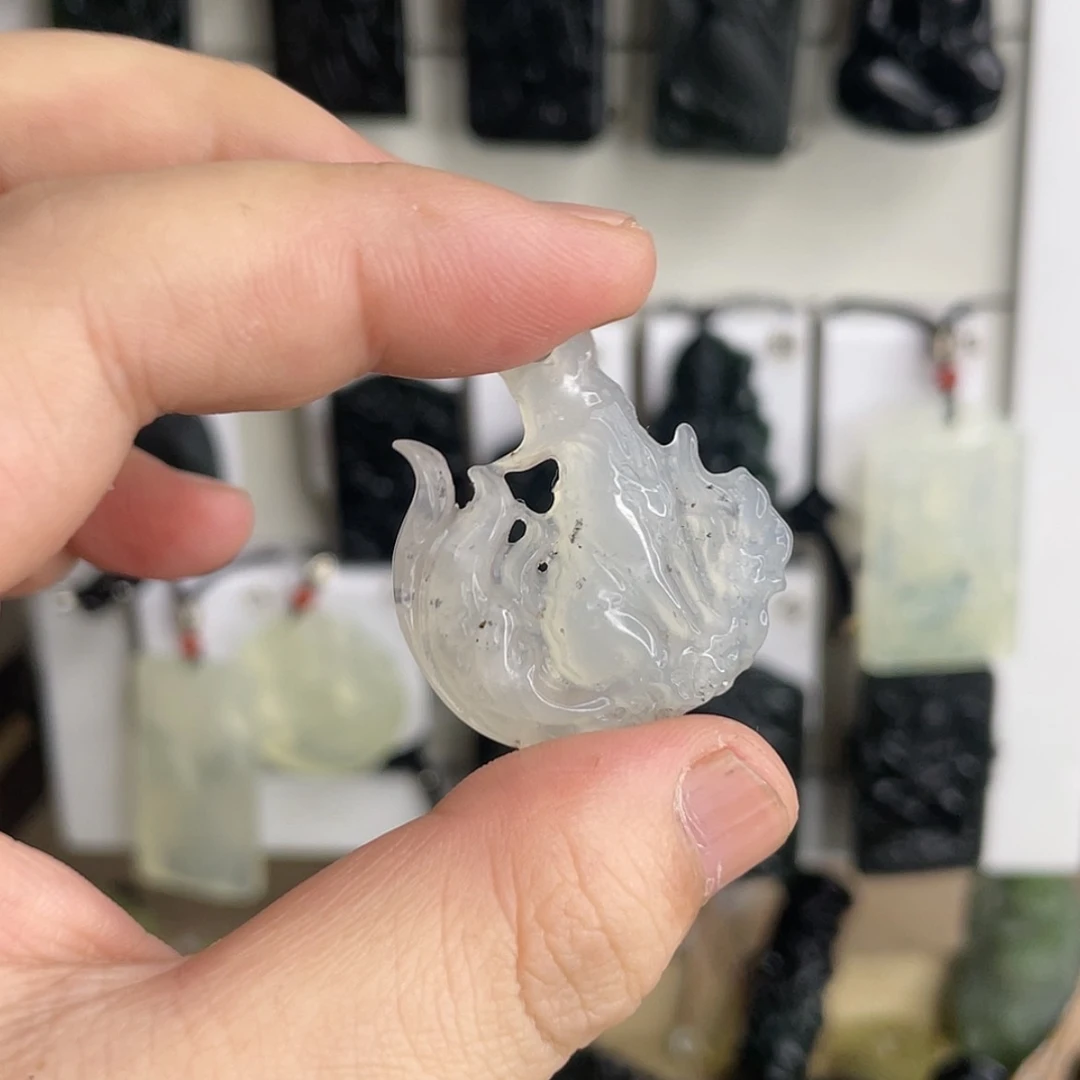 【闪购商品】岫玉颈饰未镶嵌九尾