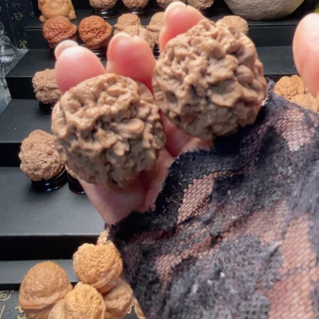 文玩核桃把件舍利……