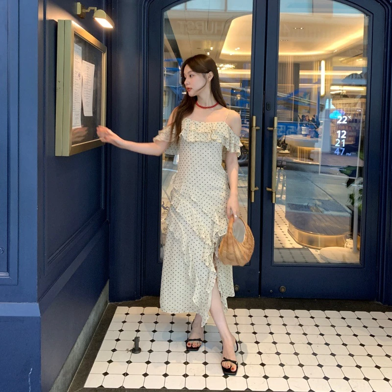 诠释美 NEWOPEN 2024夏季法式纯欲开叉波点雪纺吊带连衣裙女S0765