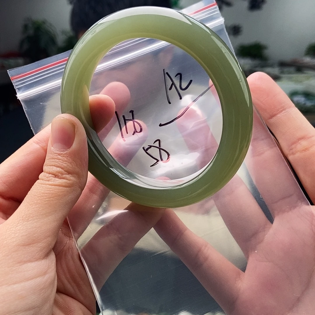 和田玉未镶嵌手镯颜色多样性发拍一发一