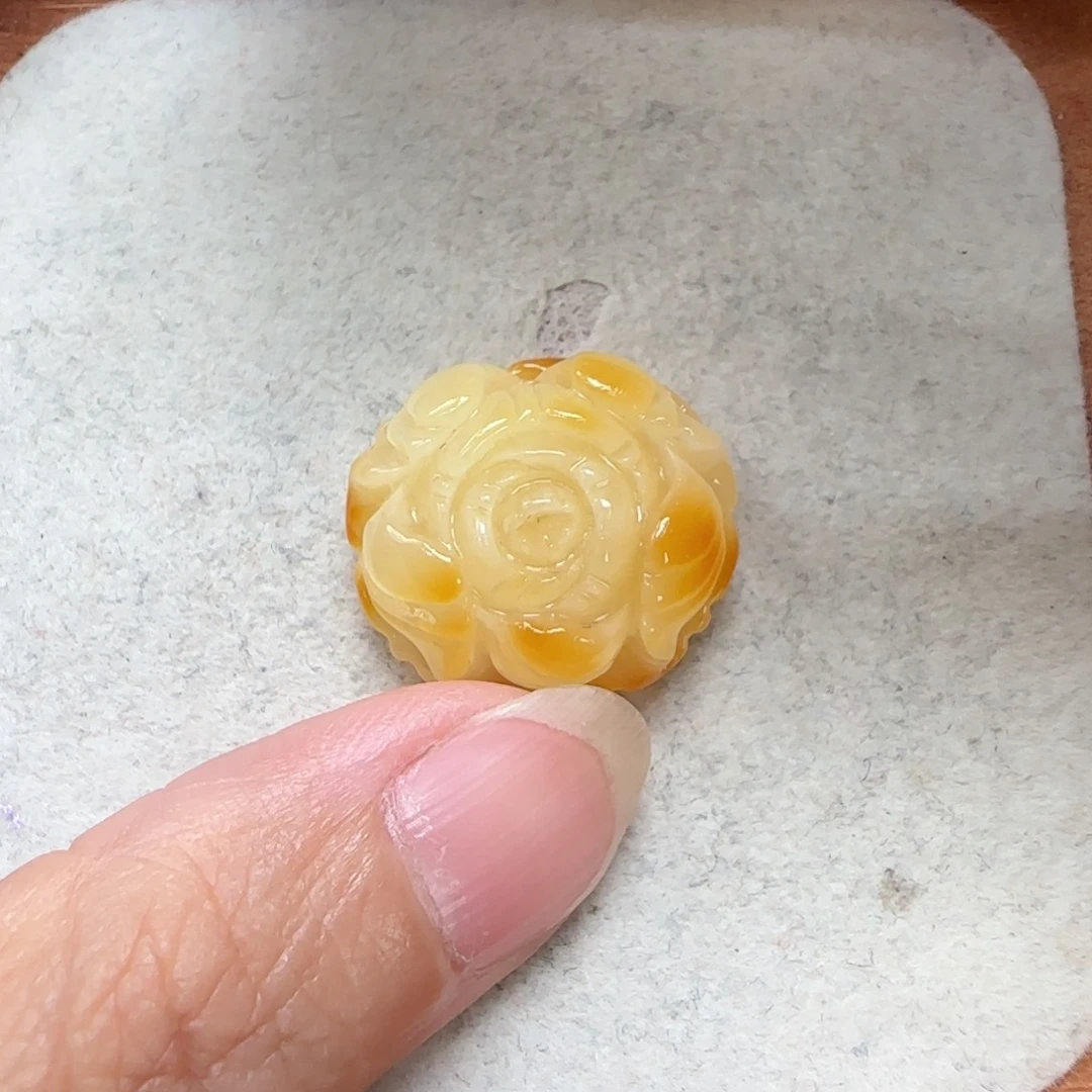 琥珀未镶嵌珠宝奇石定制