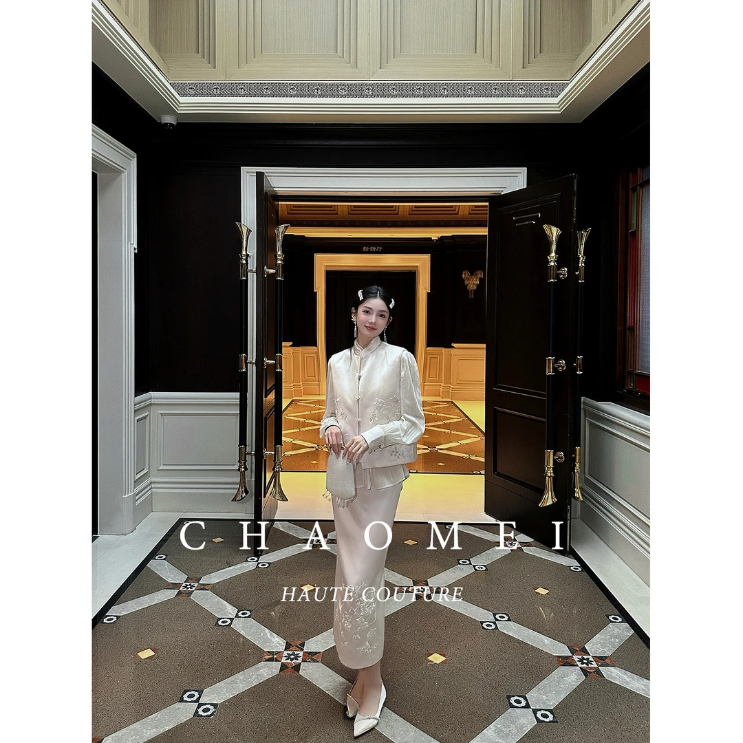 冯（CHAOMEI【软香玉】国风新中式女装刺绣醋酸羽绒马甲+半裙+衬衫