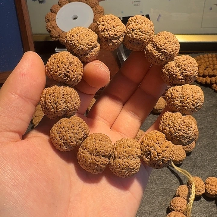 吊坠金刚菩提感觉很丰富尴尬