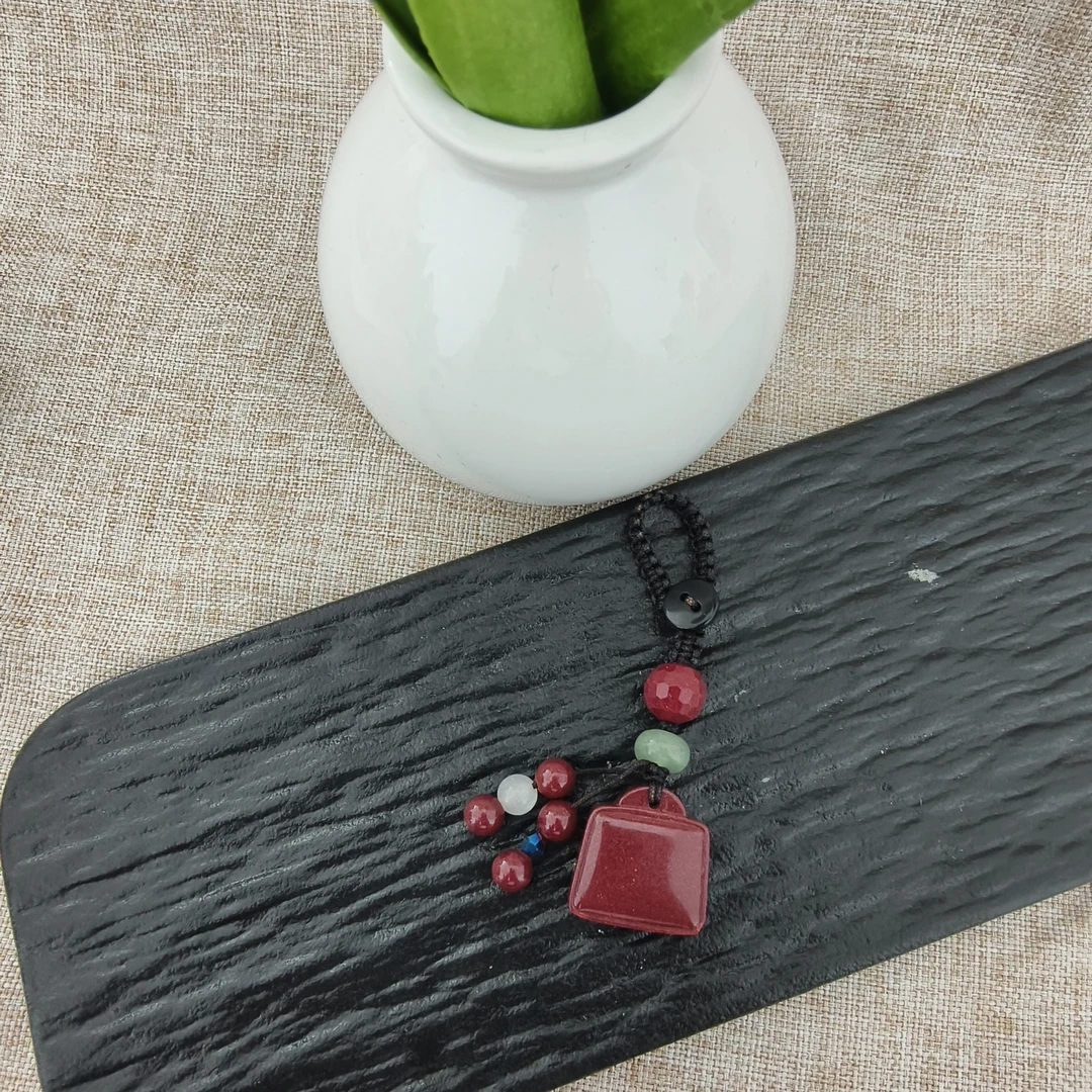 天然辰砂天然辰砂镜面锁钥匙扣