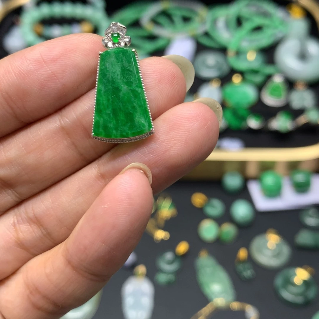 吊坠(不含链)18K金镶嵌翡翠有纹裂