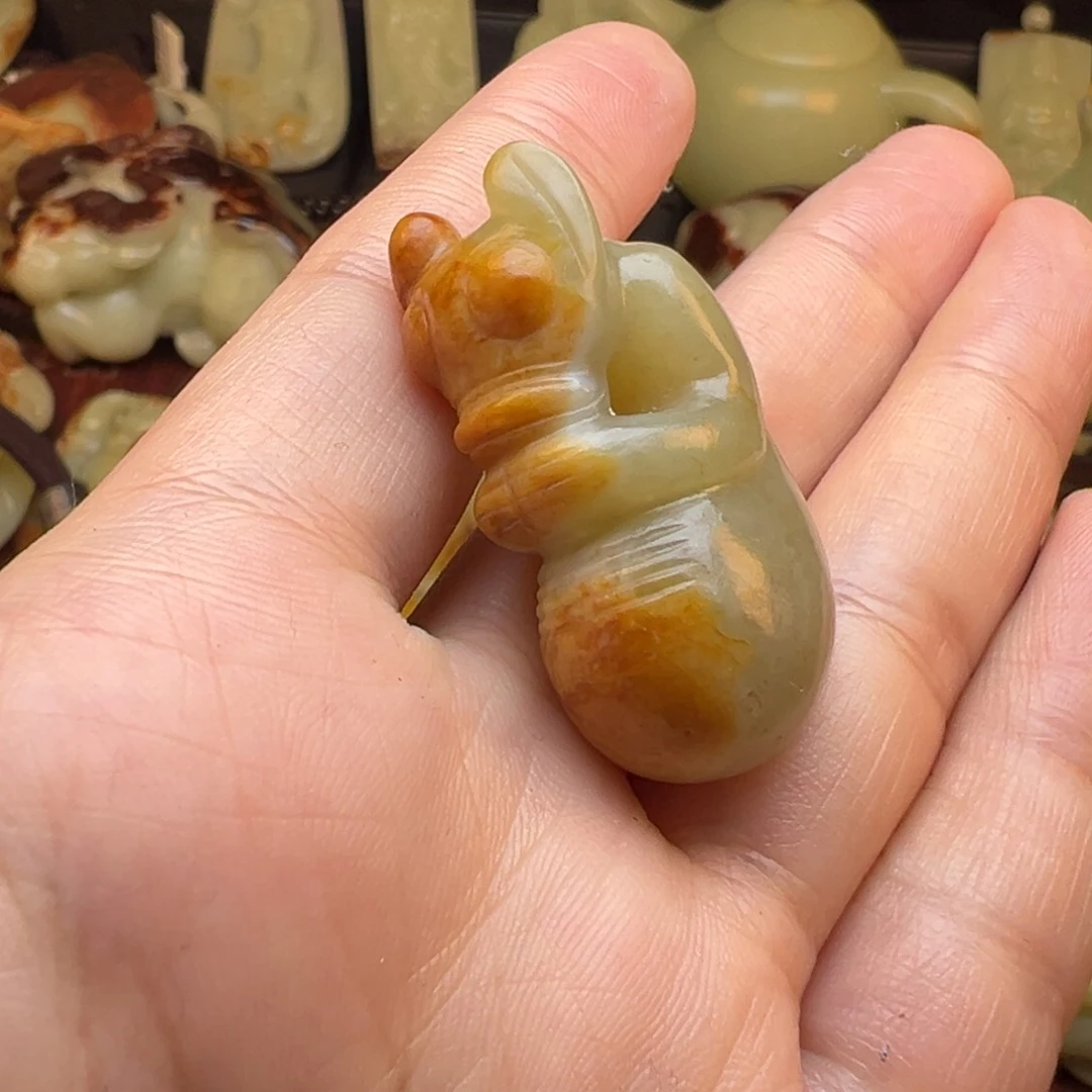 岫岩河磨玉（透闪石质玉）吊坠(不含链)未镶嵌