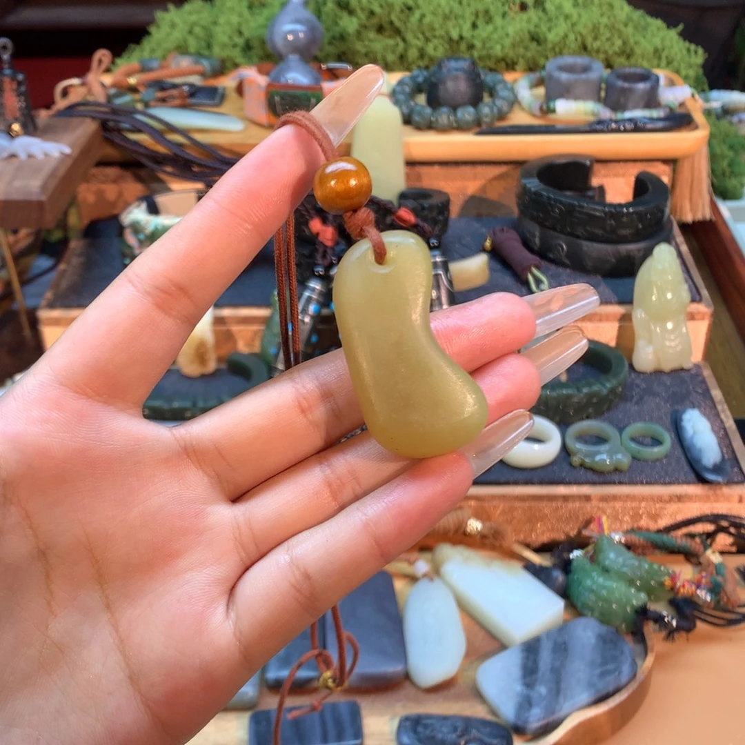 和田玉（糖玉）未镶嵌挂件