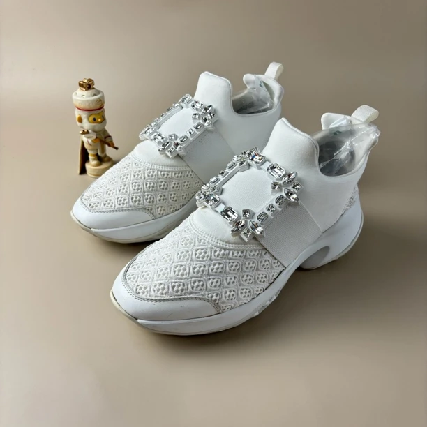 95新 Roger Vivier/罗杰·维威耶 钻扣网面休闲鞋 37码 YLP2658