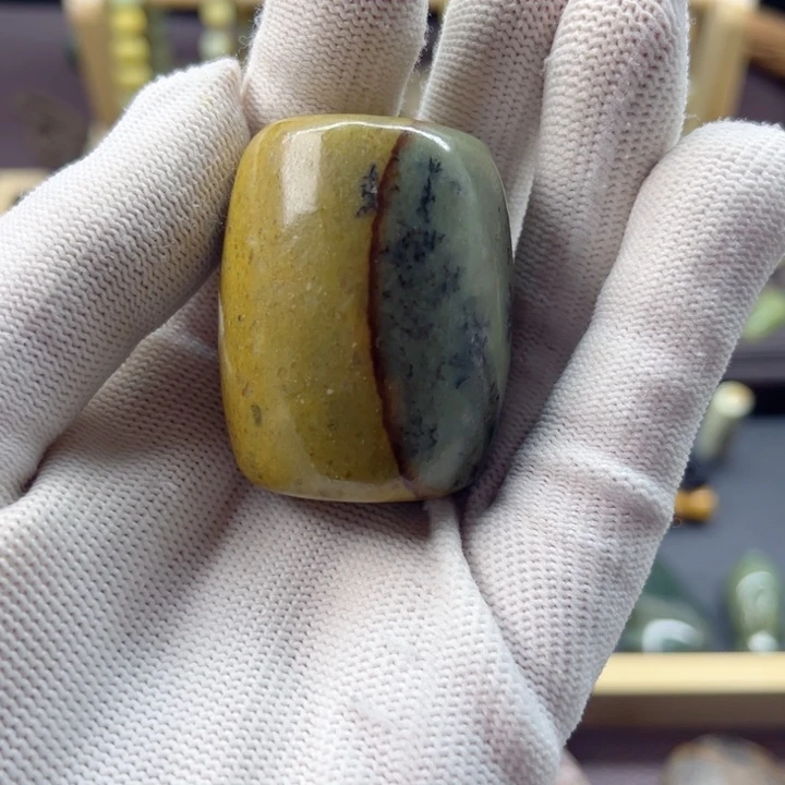 岫岩河磨玉（透闪石质玉）未镶嵌颈饰