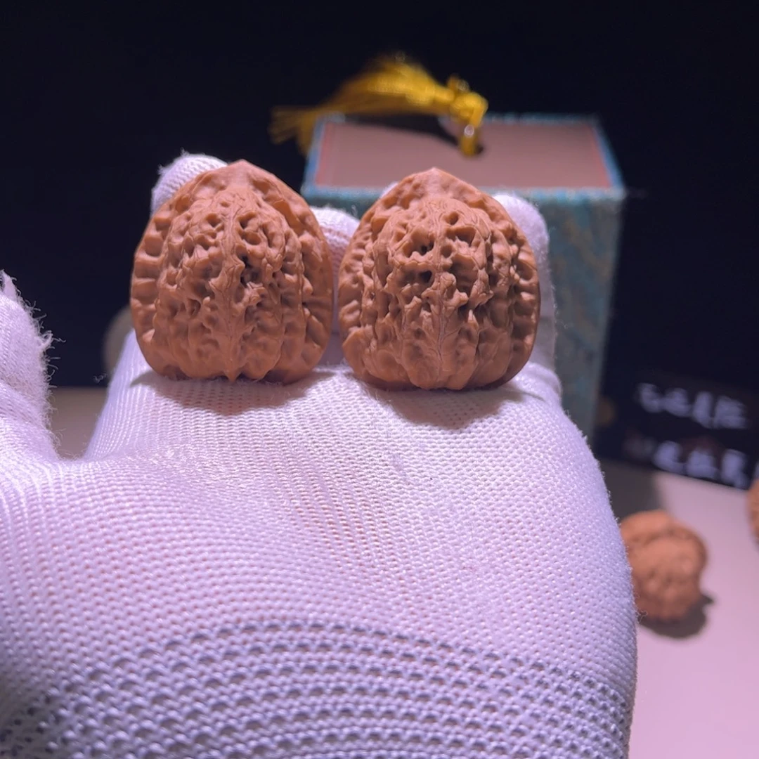 吊坠文玩核桃36佛肚尖微蹭