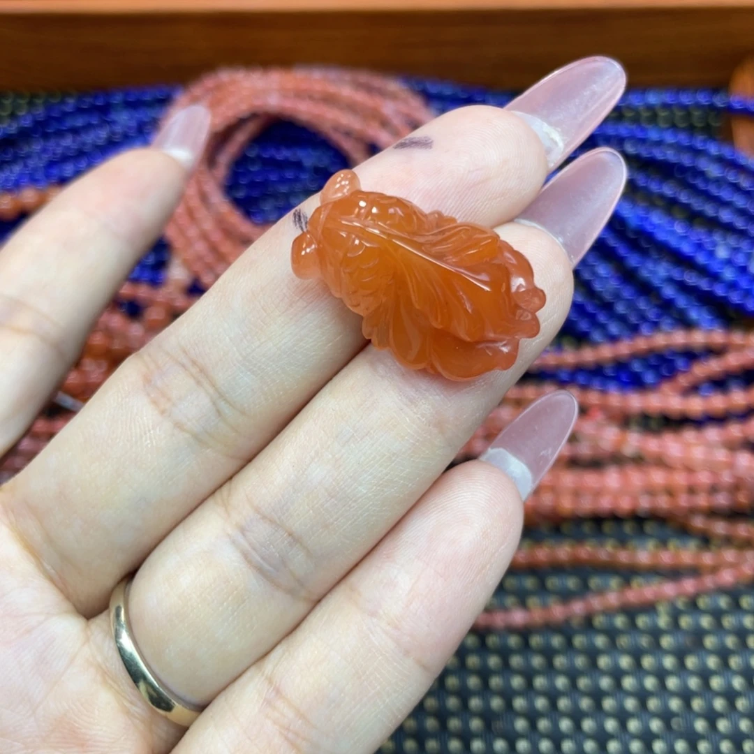 南红玛瑙未镶嵌配饰金鱼1