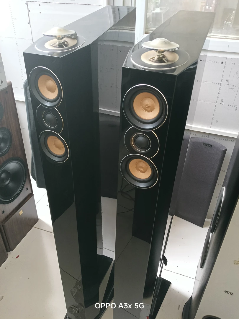 8新  不包邮，音响一对，