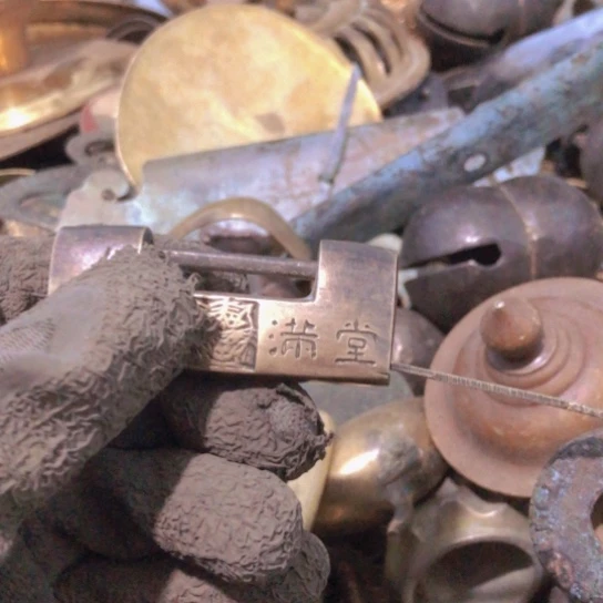 大****闪电购铜摆件工艺品