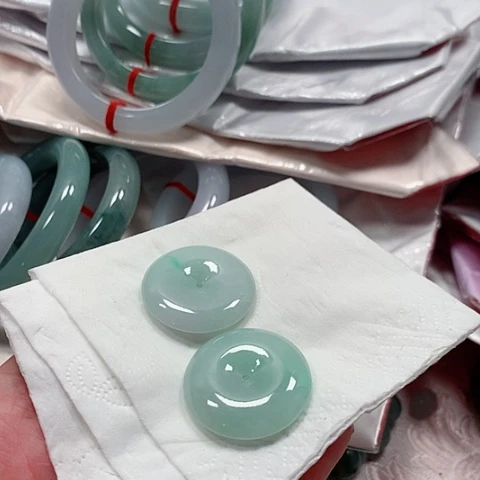 小***惠翡翠未镶嵌手镯缅甸翡翠平安扣