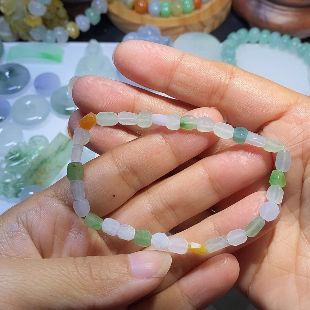 定制翡翠未镶嵌碎冰冰手串