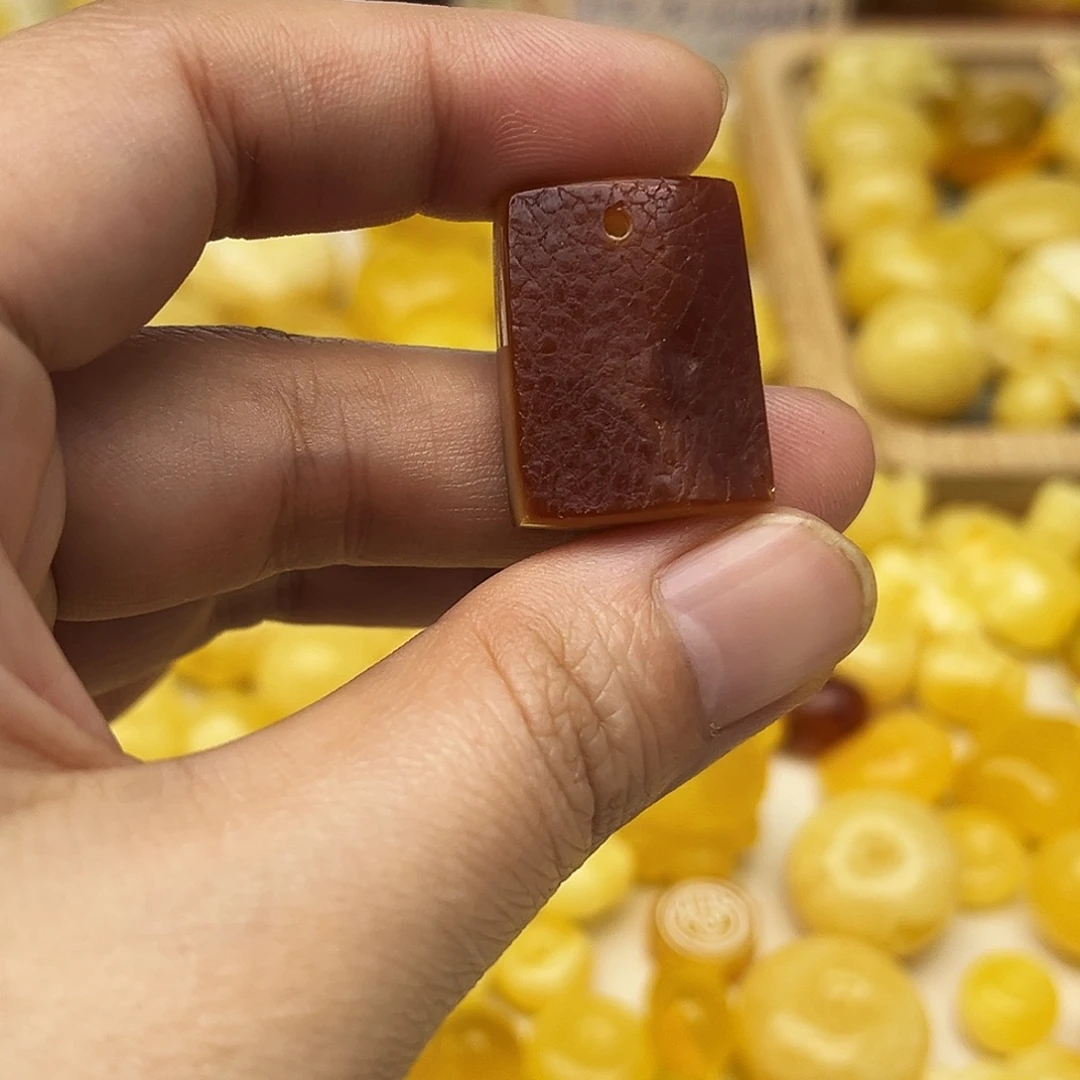 蜜蜡未镶嵌裸石配饰