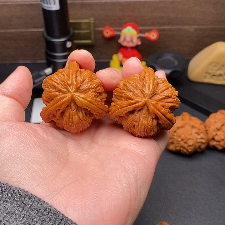 阿***豪把件文玩核桃白奔