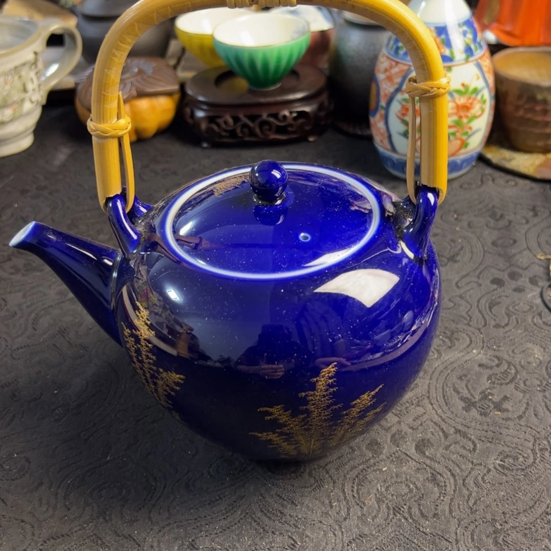深川的陶瓷艺术品在