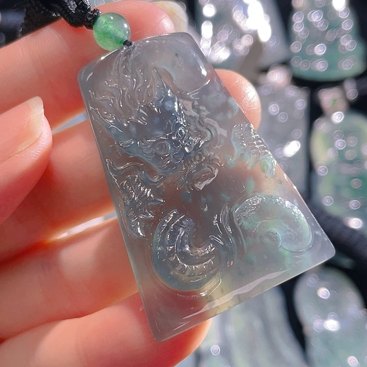 翡翠颈饰未镶嵌63，