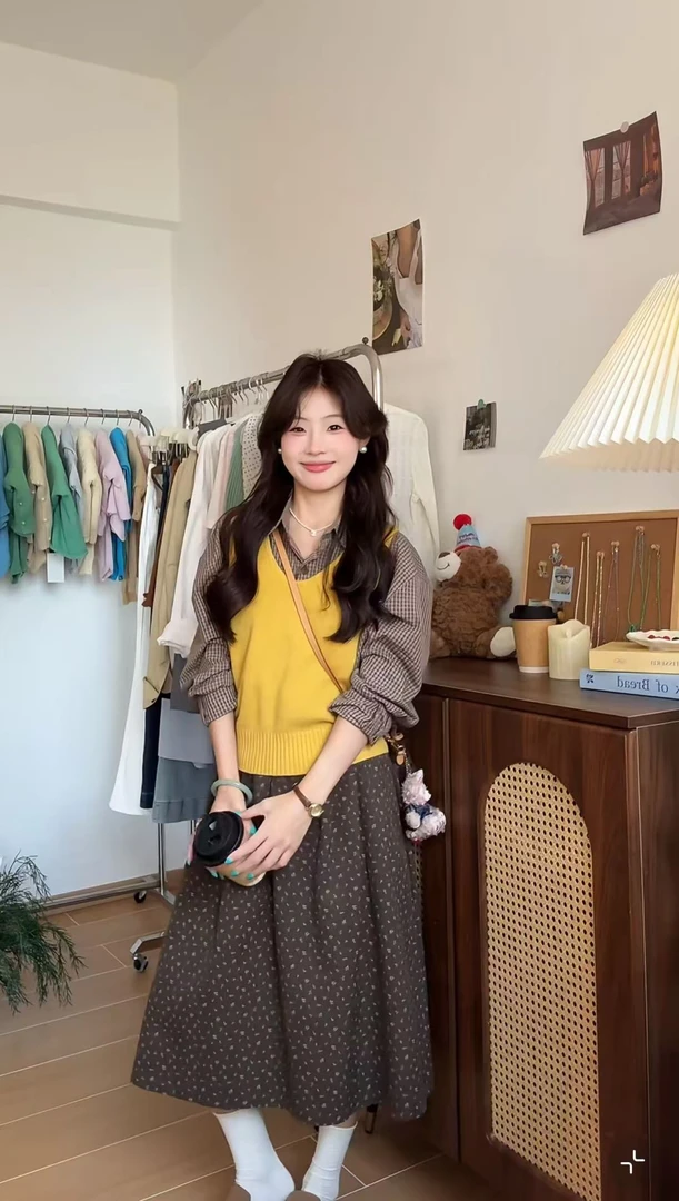 大码韩系学院风马甲长袖衬衫格子半上身裙初秋三件套套装