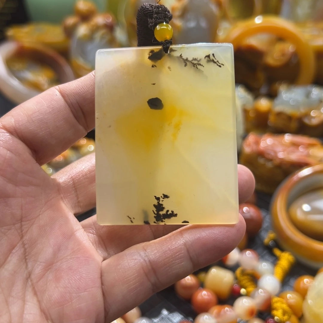 石英质玉未镶嵌颈饰