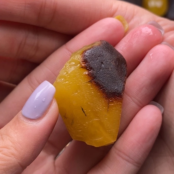 拾***利定制琥珀未镶嵌蜜蜡