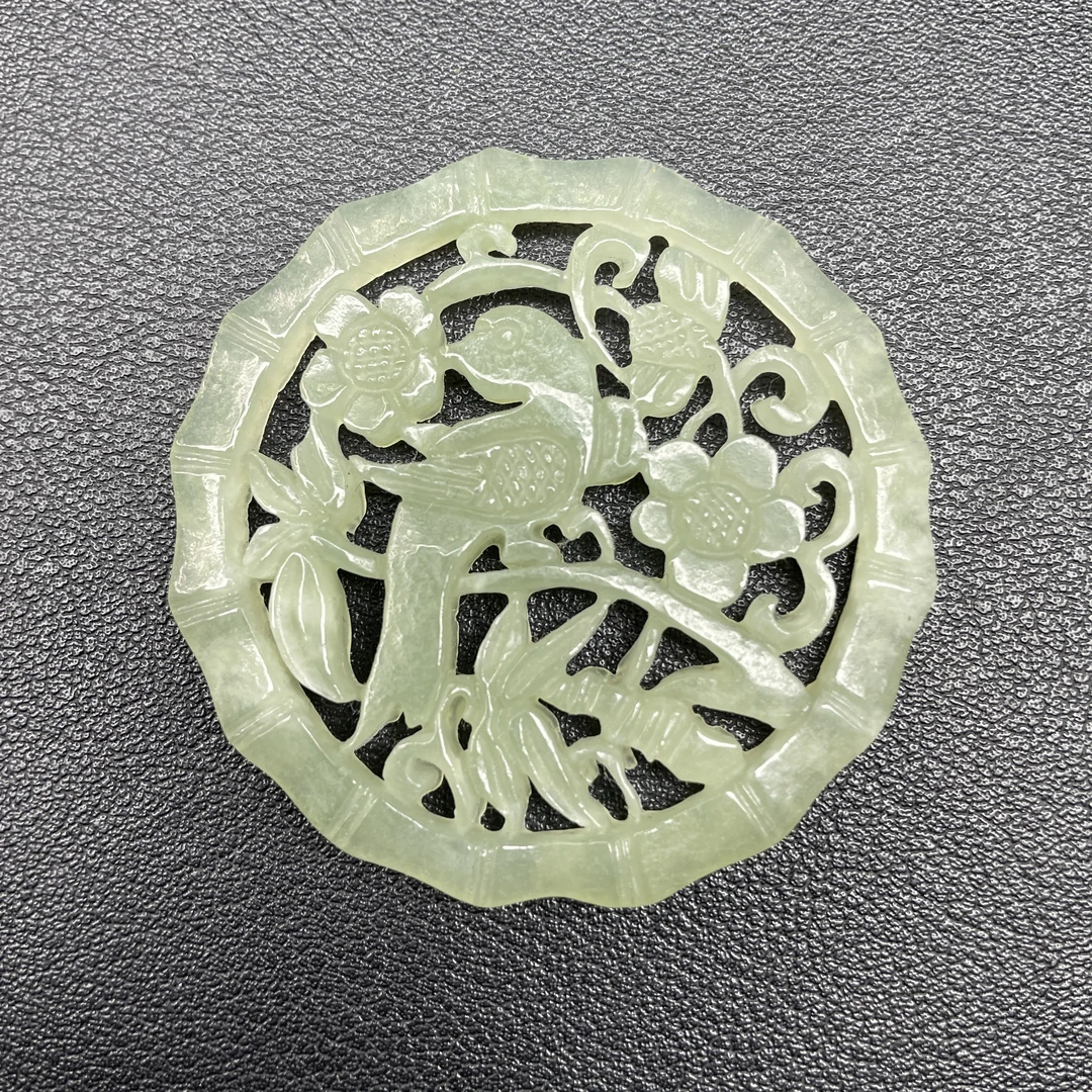 48和田玉碧玉喜上眉梢牌/901567保利厦门拍卖