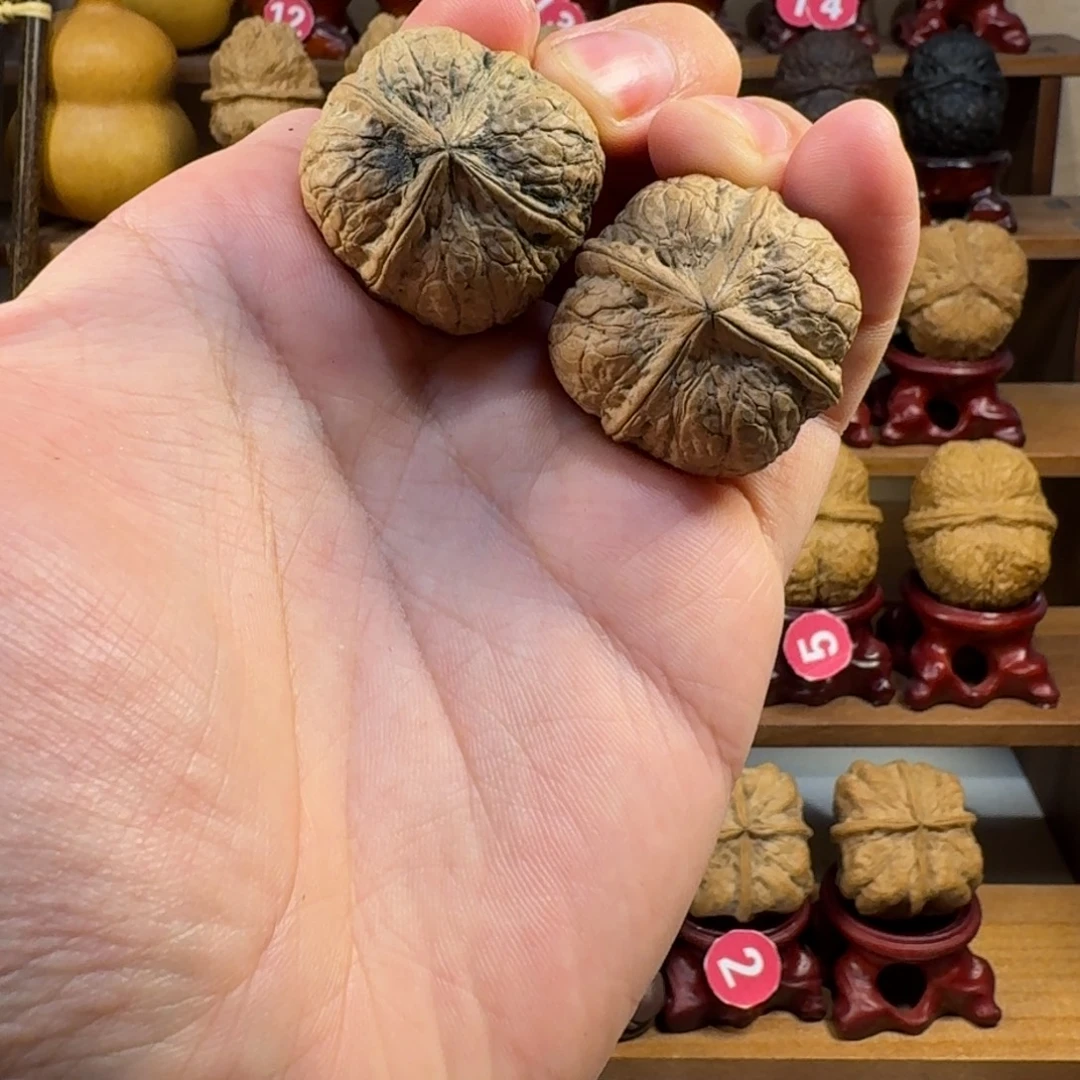 铁核桃把件金蟒炸四