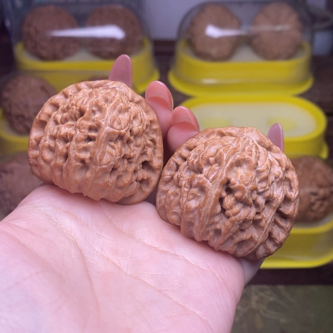 文玩核桃吊坠全品43尺三角白狮子头精品毕业