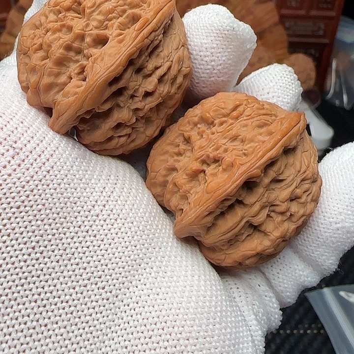 文玩核桃吊坠全品红宝石36