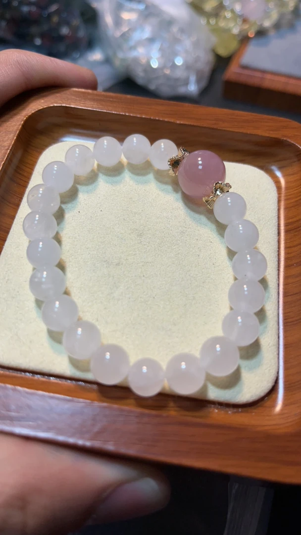 暴风雪白幽灵紫马粉水晶手串A337