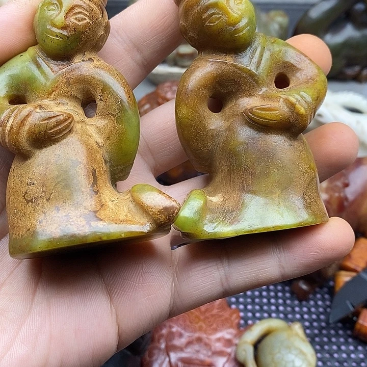 未镶嵌蛇纹石玉颈饰