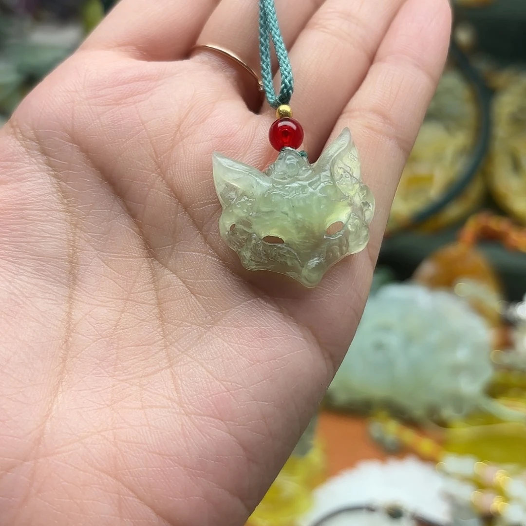 蛇纹石玉未镶嵌吊坠