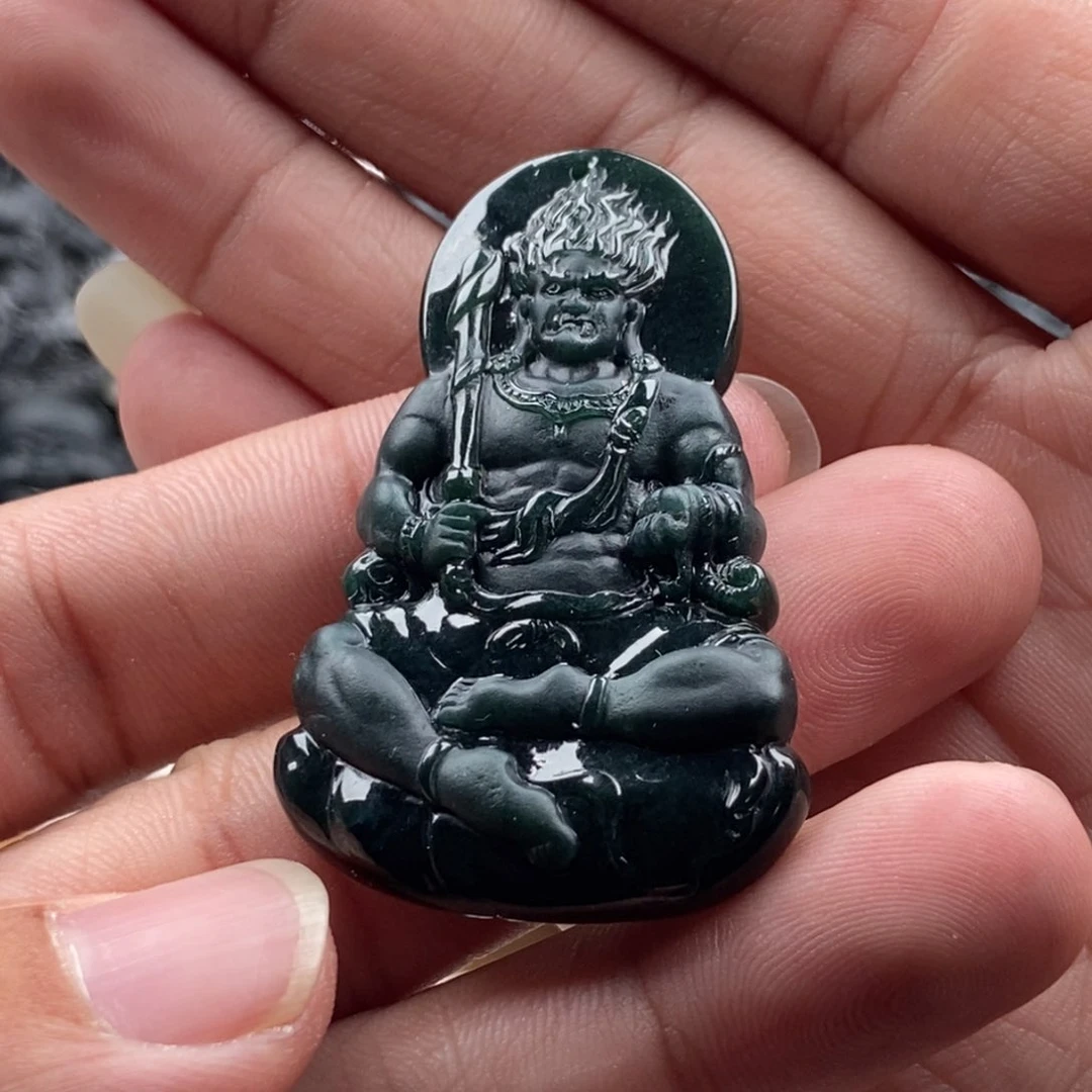 颈饰未镶嵌翡翠不动明王