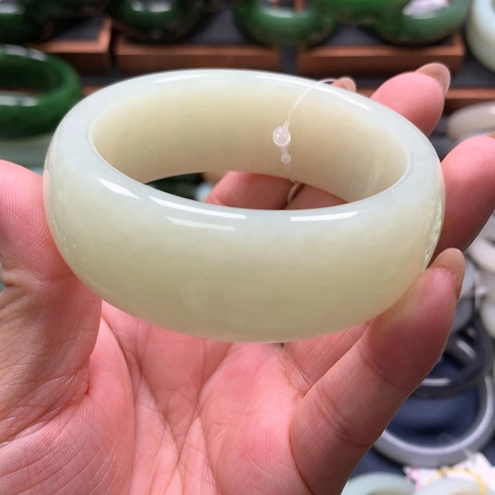 【闪购商品】未镶嵌手镯和田玉