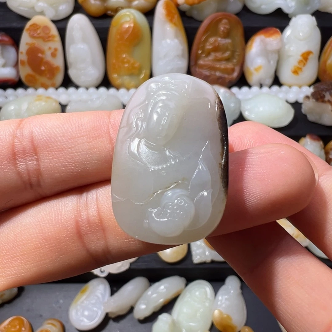 和田玉未镶嵌颈饰